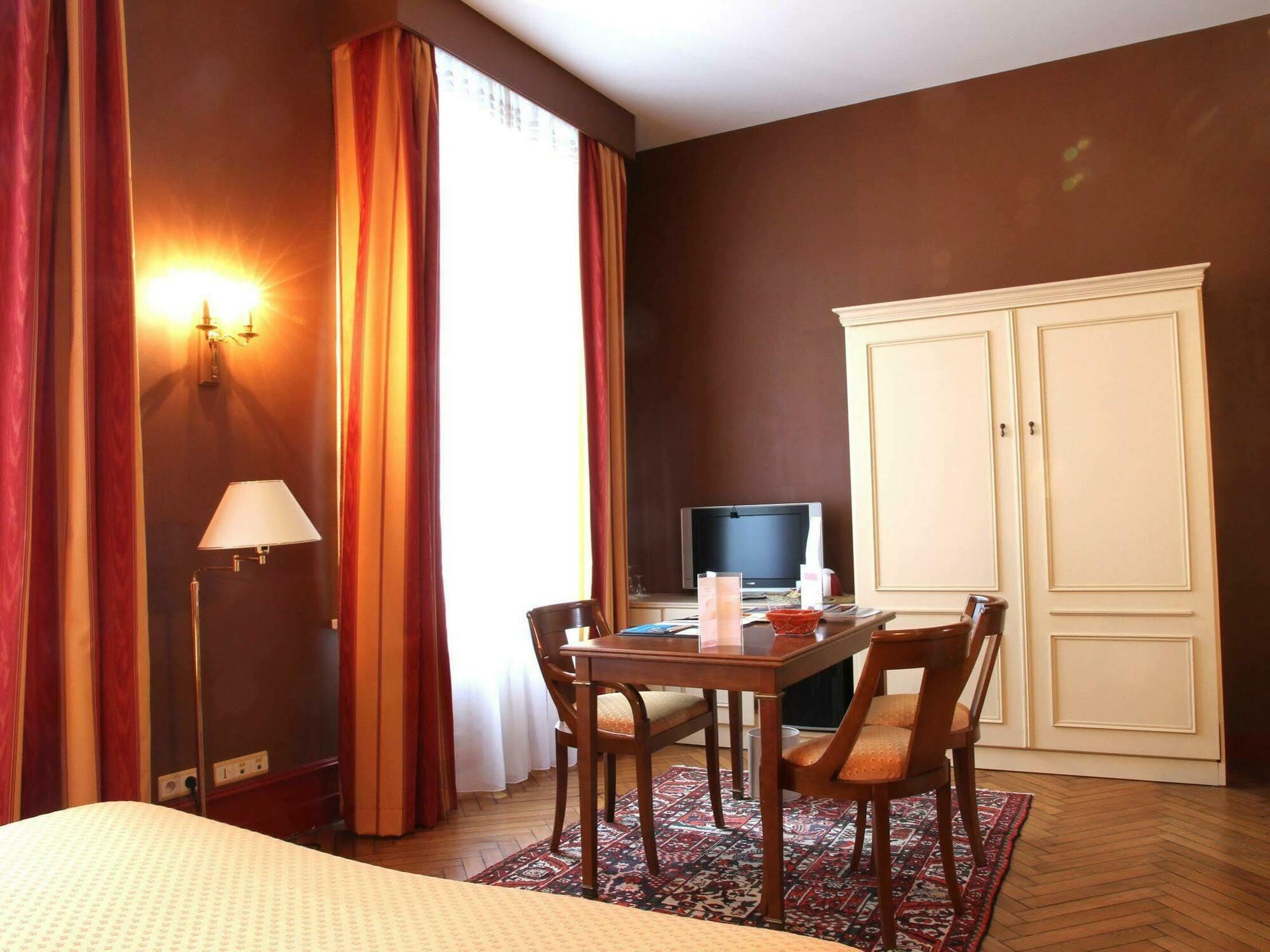 Ermitage Bouquet Hotel รูออง ภายนอก รูปภาพ